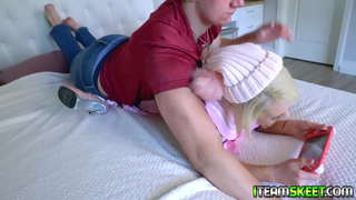 ���வர்ச்சி கேமர் செக்ஸ் அவா சின்க்ளேர் விட்டு அவரது விளையாட்டு மற்றும் தொடங்க செக்ஸ் அவரது ஆண் நண்பர்கள் சேவல் மற்றும் செய்கிறது அவரை படகோட்டி உள்ள அவரது பெரிய மார்பகங்கள்