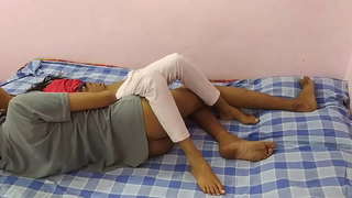 College Girl Gets దుష్ట ఒక మొడ్డ బ్లాక్ లోదుస్తులు లో