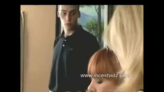 Céim Mam agus céim a Mhac cuairt a thabhairt ar ceannasach céim Aintín ar a lá Breithe