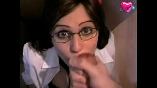 Cyw &#039; n giwt yn sbectol yn cael ei da