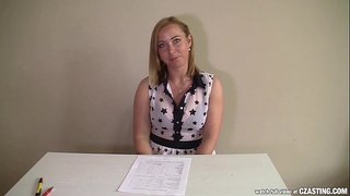 Czasting - Curvy MILF capio difficile