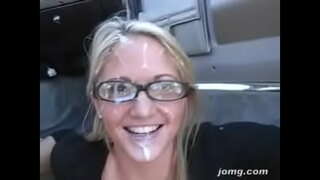 ���சந்த தாமஸ் குளறுபடியான முக கண்ணாடி அணிந்து