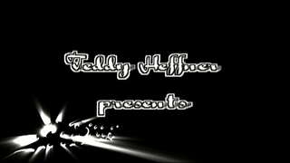 Tři sexy kočky a láska, pohovka