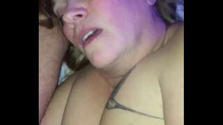 Cum στο στόμα της μαμάς του