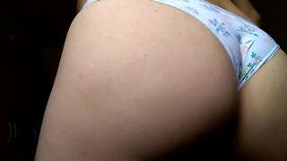 I-ndiyavuyiswa ka-cd iyasebenza yayo panties