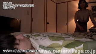 Kozue, 51, der mistede sin mand til sygdom 10 år siden og har boet sammen med sin søn, siden da.Søn er 23 år, der lige har fået et job i dette forår, hvor mange gange det er som dag for dag til min mand, da jeg var ung ....