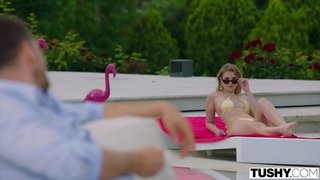 ՓԱՐԹԱՄ Սեռական Эйла ունի առաջին anal փորձը папиком