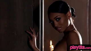 Sporty hitam gadis penari striptis sesi