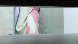 Si Sister uban tan linya sexy mao ang natala sa pagkuha sa usa ka ulan nga walay kaniya sa pagkahibalo