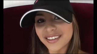 Frumoase tineri brunete pitipoance, cu sâni obraznici și ochii oblici Michelle Maylene se bucură de echitatie de mare ciocănitoare din lume, nenorocit Manuel Ferrera