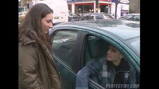 Dako puangod gets giiyot pinaagi sa duha ka guys nga gikuha sa usa ka paghunong sa