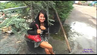 Ann an cròileagan a &#039; slut, co-roinnidh fhèin a bhith fucked with pleasure